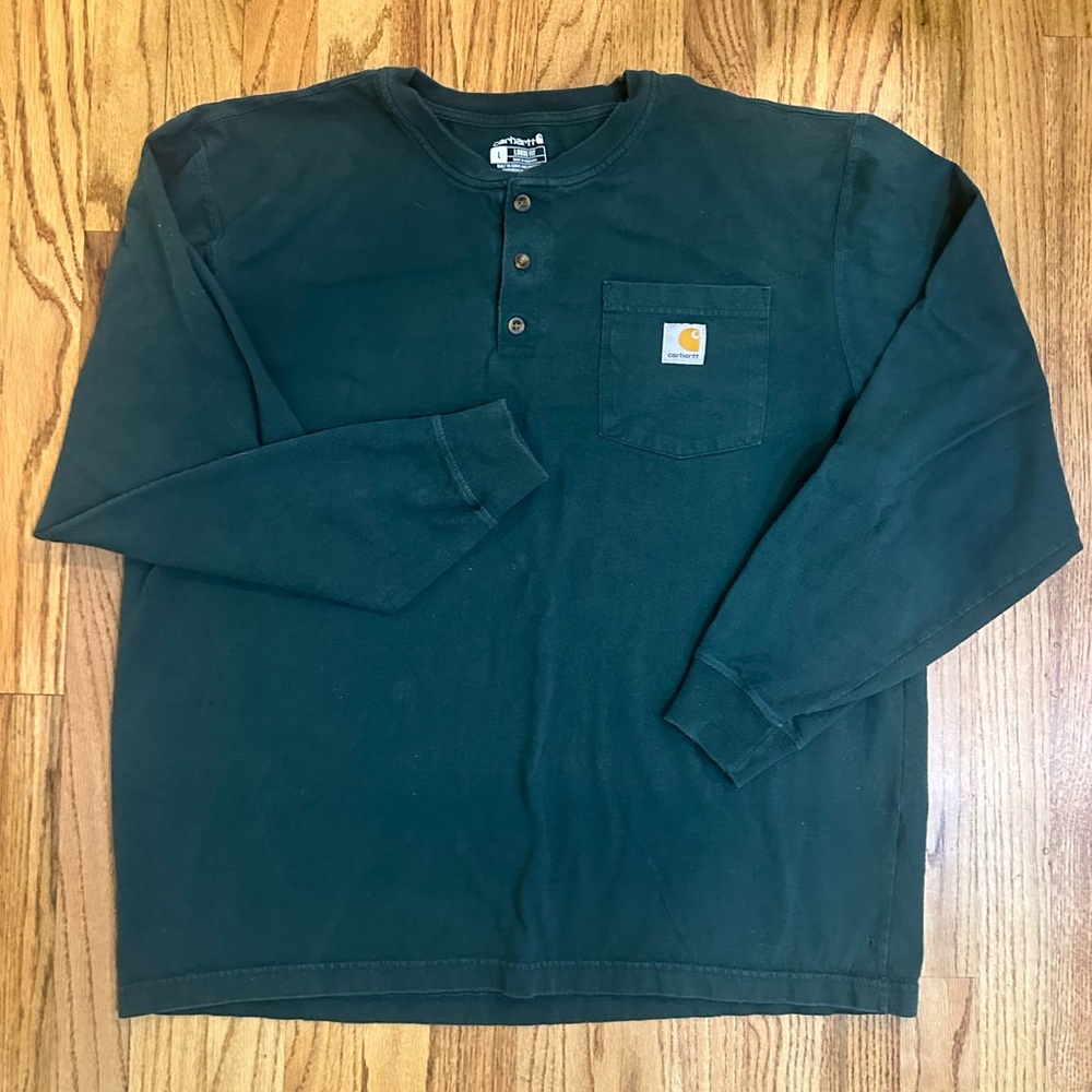 Emerald green Carhart shirt. Gently worn but still in very good condition.